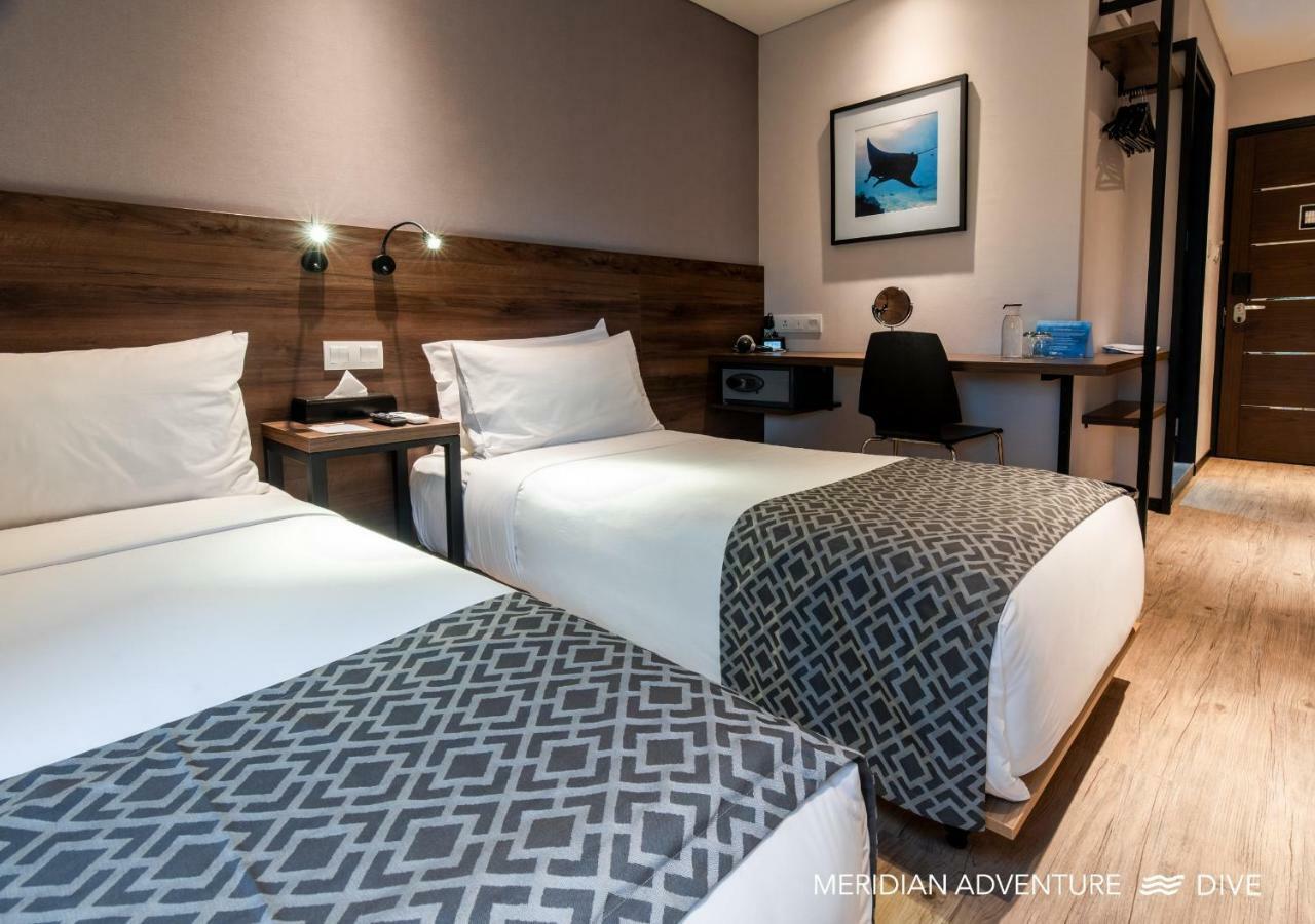 Meridian Adventure Marina Club & Resort Waisai Екстериор снимка