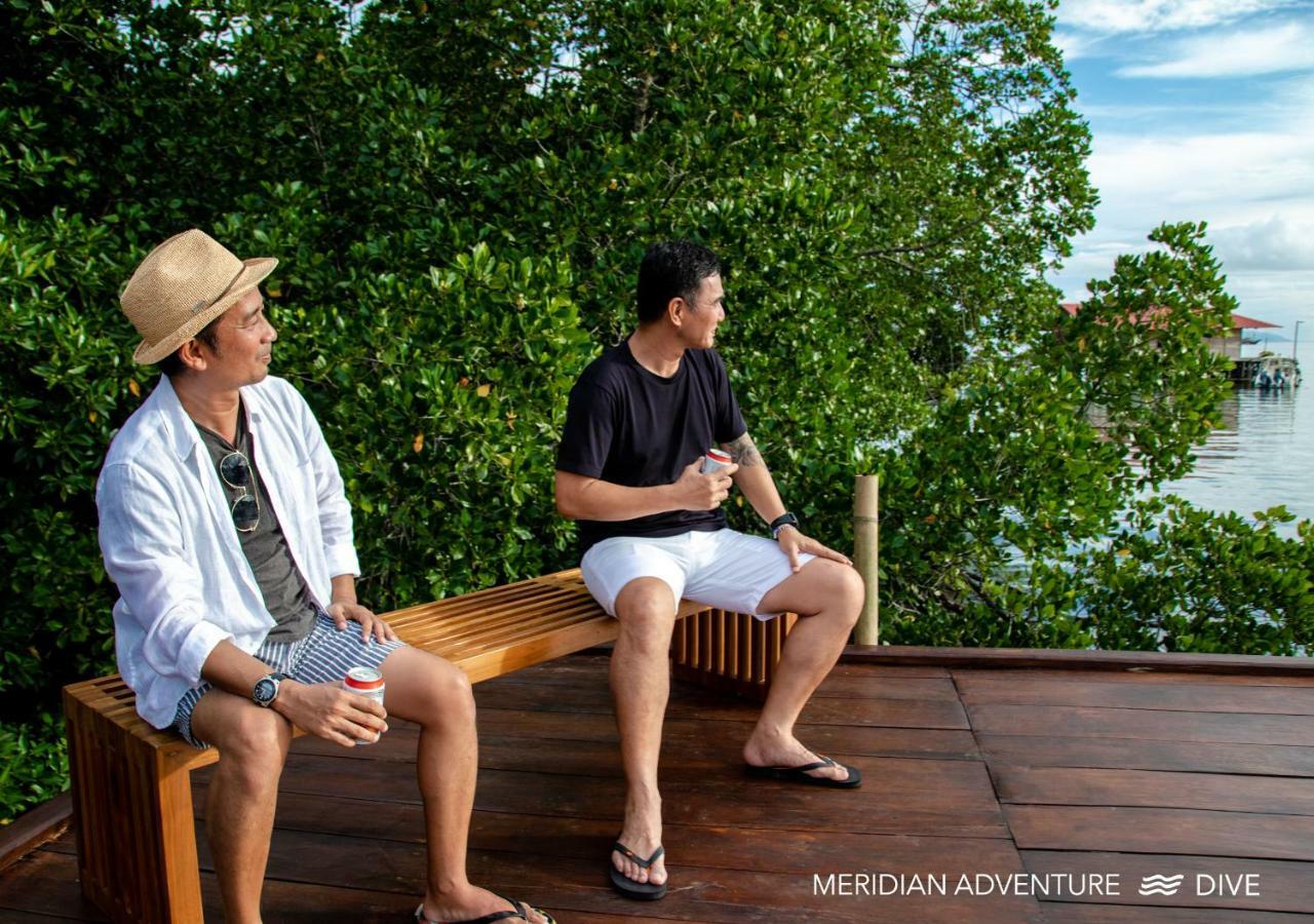 Meridian Adventure Marina Club & Resort Waisai Екстериор снимка