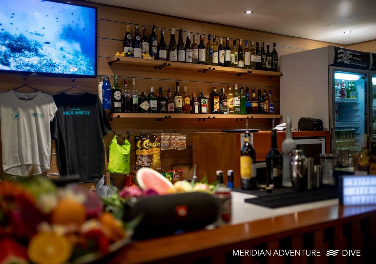 Meridian Adventure Marina Club & Resort Waisai Екстериор снимка